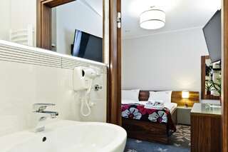 Отели типа «постель и завтрак» Jasmin Complex Resort & Spa Krzeszów Dolny Двухместный номер с 1 кроватью-3