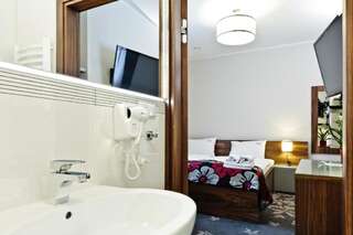 Отели типа «постель и завтрак» Jasmin Complex Resort & Spa Krzeszów Dolny Двухместный номер с 1 кроватью-7